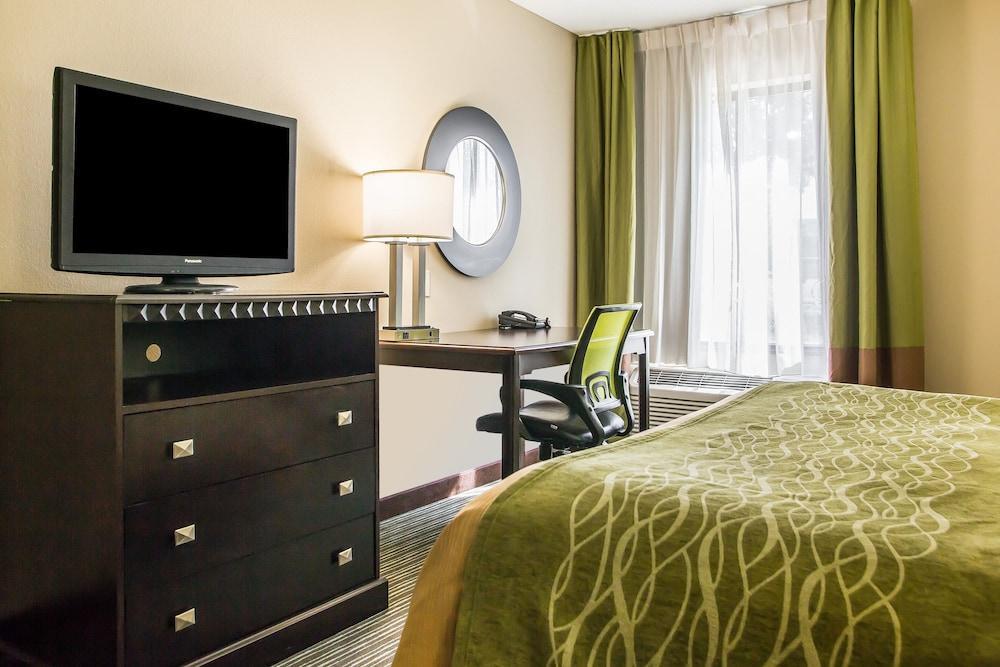 Comfort Inn & Suites Kansas City - Northeast Exteriér fotografie
