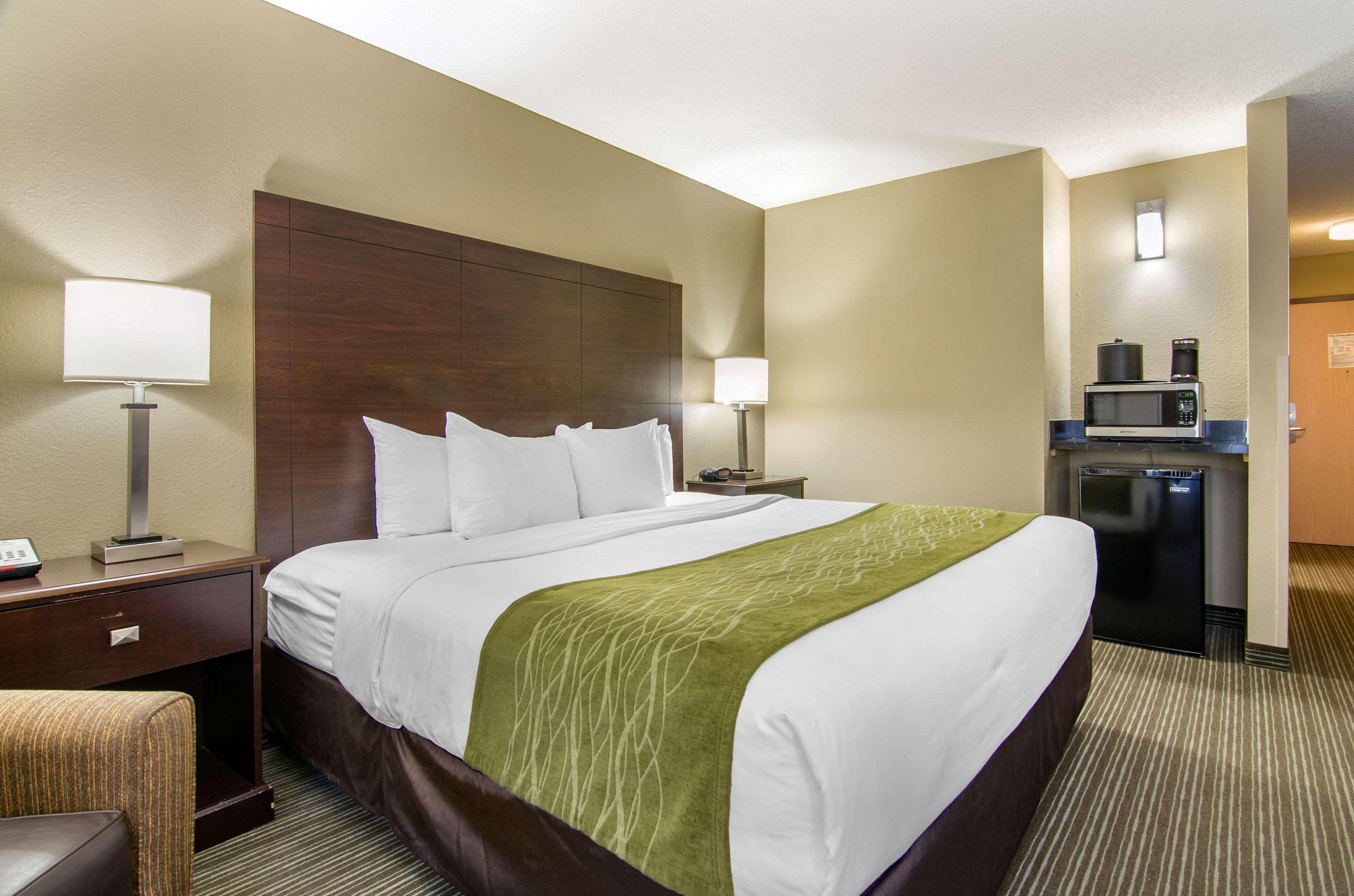 Comfort Inn & Suites Kansas City - Northeast Exteriér fotografie