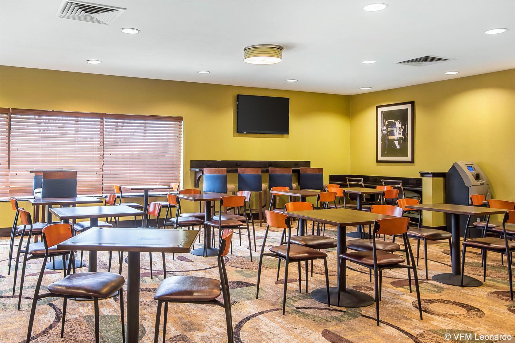 Comfort Inn & Suites Kansas City - Northeast Exteriér fotografie
