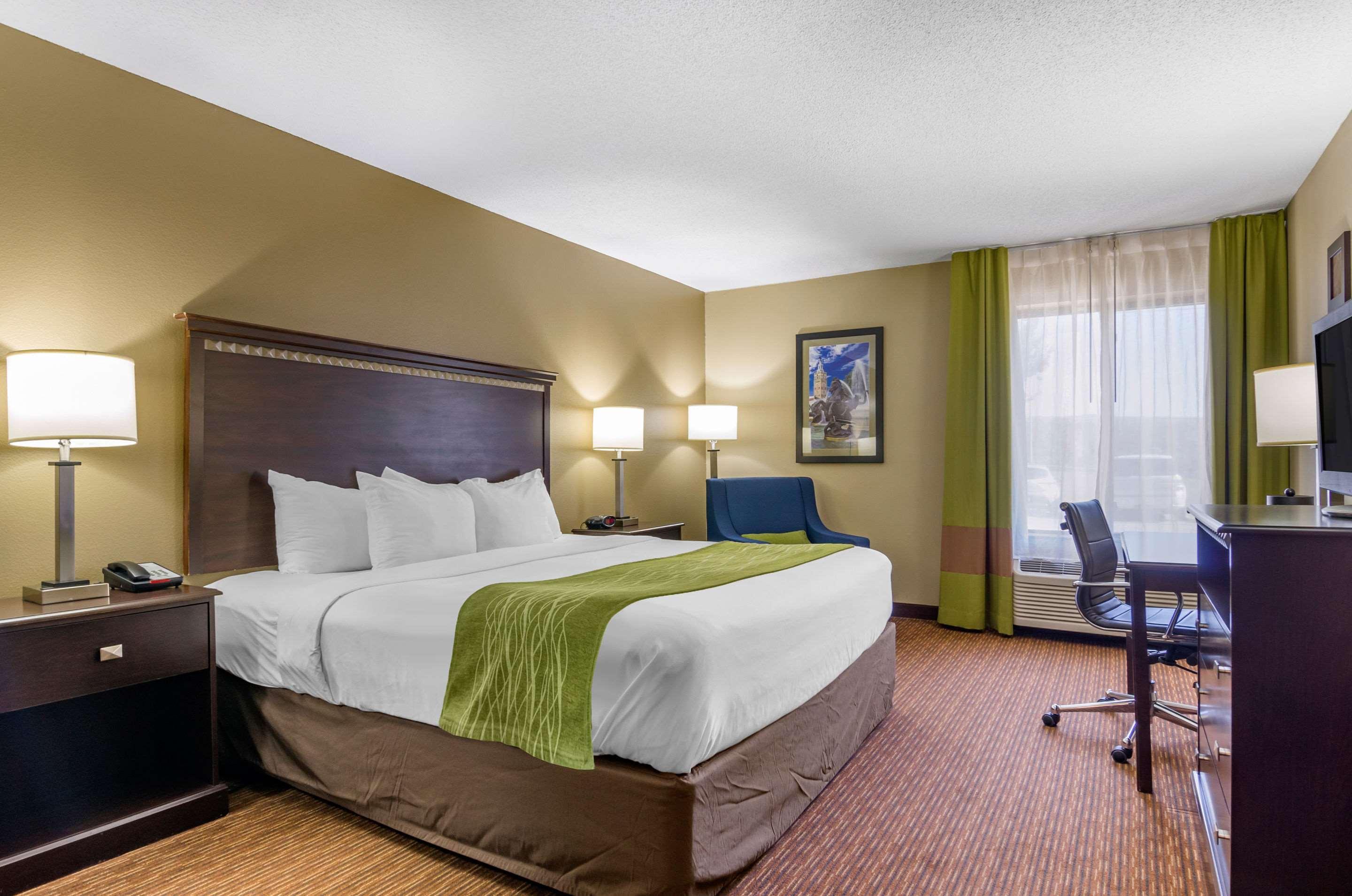Comfort Inn & Suites Kansas City - Northeast Exteriér fotografie